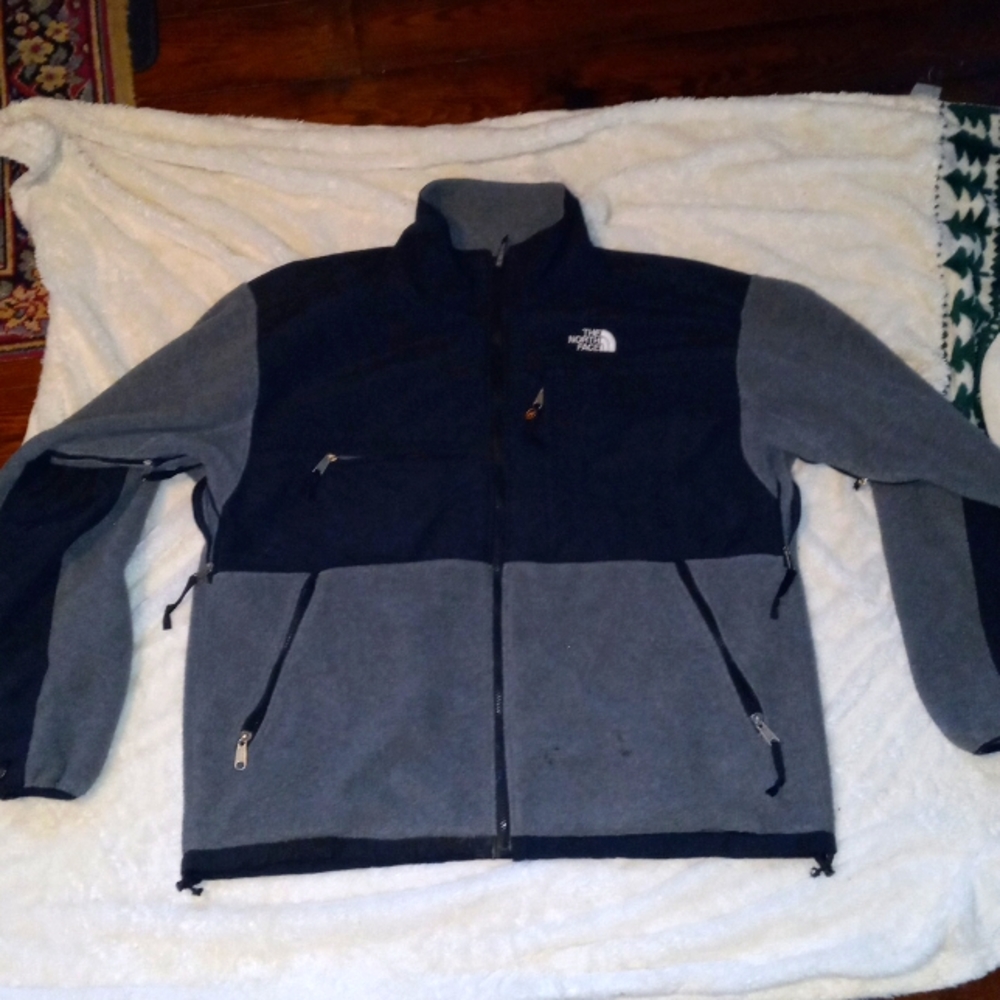 The north face men's x large jacket